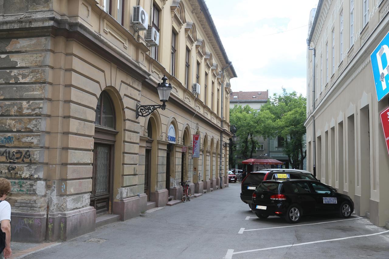 Apartman Centar 2 수보티차 외부 사진